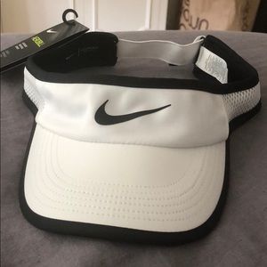 Aerobill Nike Visor